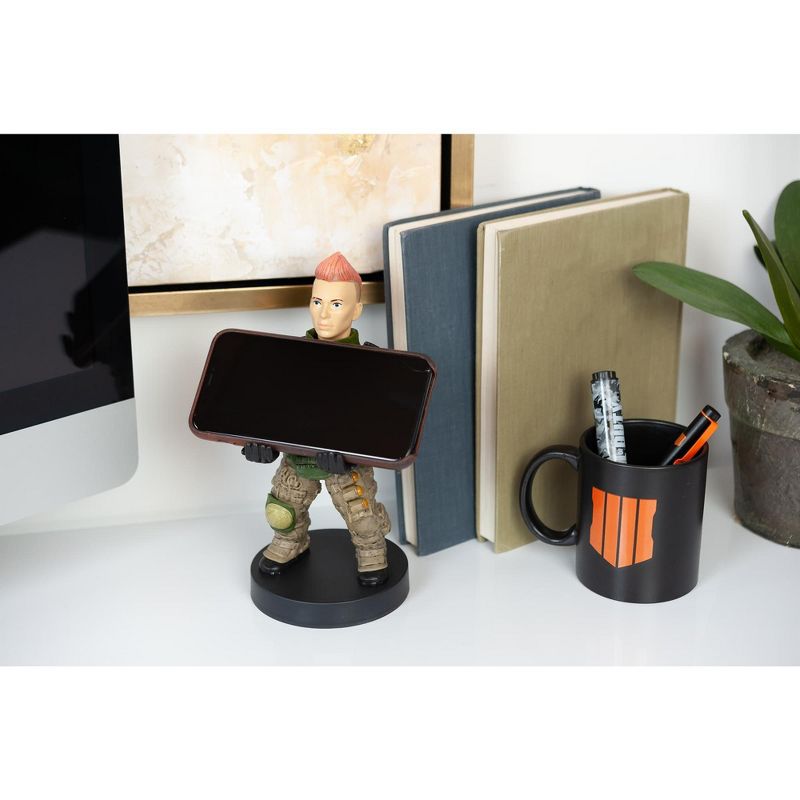 Exquisite Gaming Call Of Duty Specialist #1 Battery Cable Guy 8-Inch Phone & Controller Holder