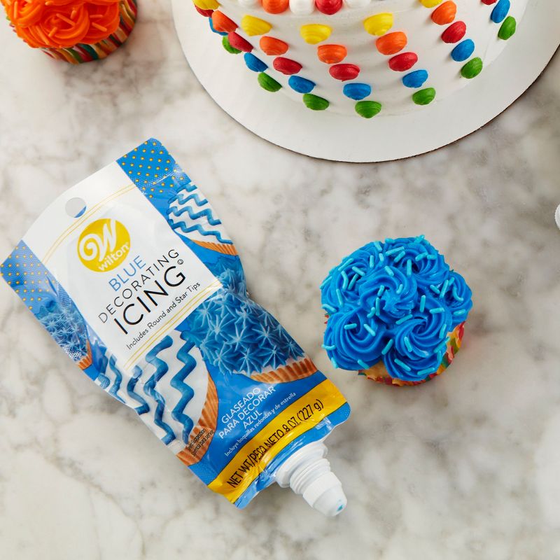 Wilton Blue Icing Pouch with Tips - 8oz