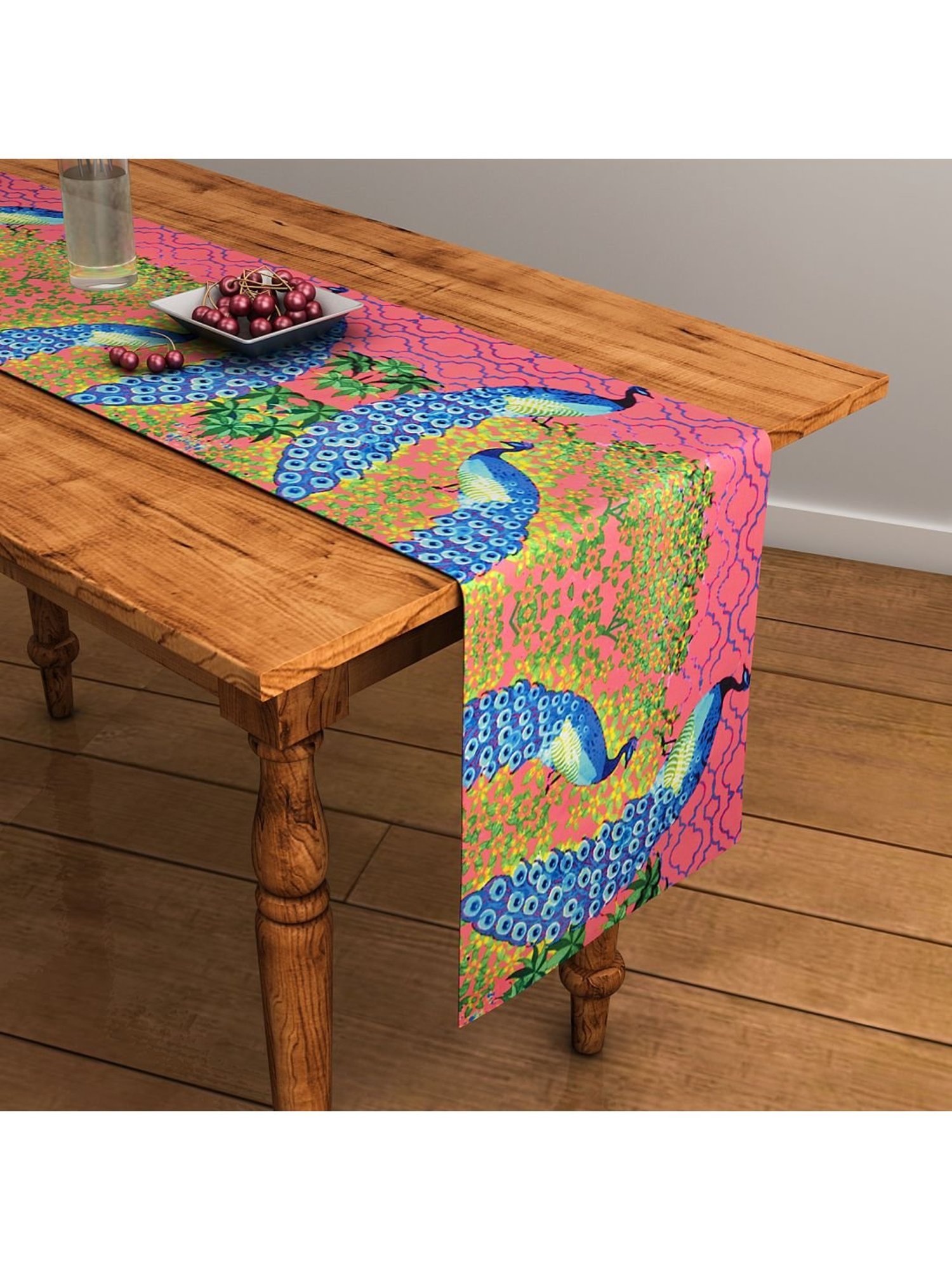 Juvale Placemats with Table Runner (Gold Foil, 6 Pieces)