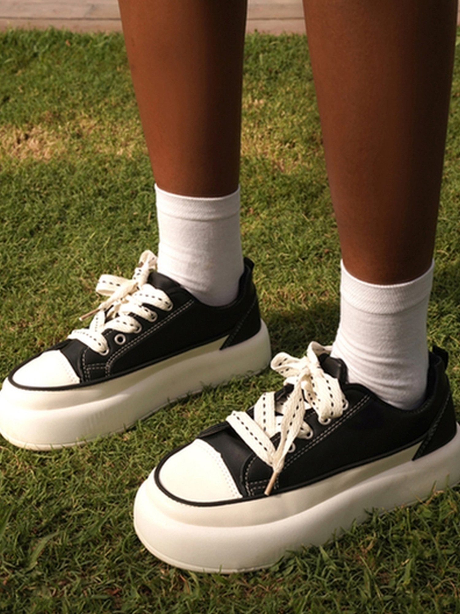 The White Pole Women's Black Casual Sneakers