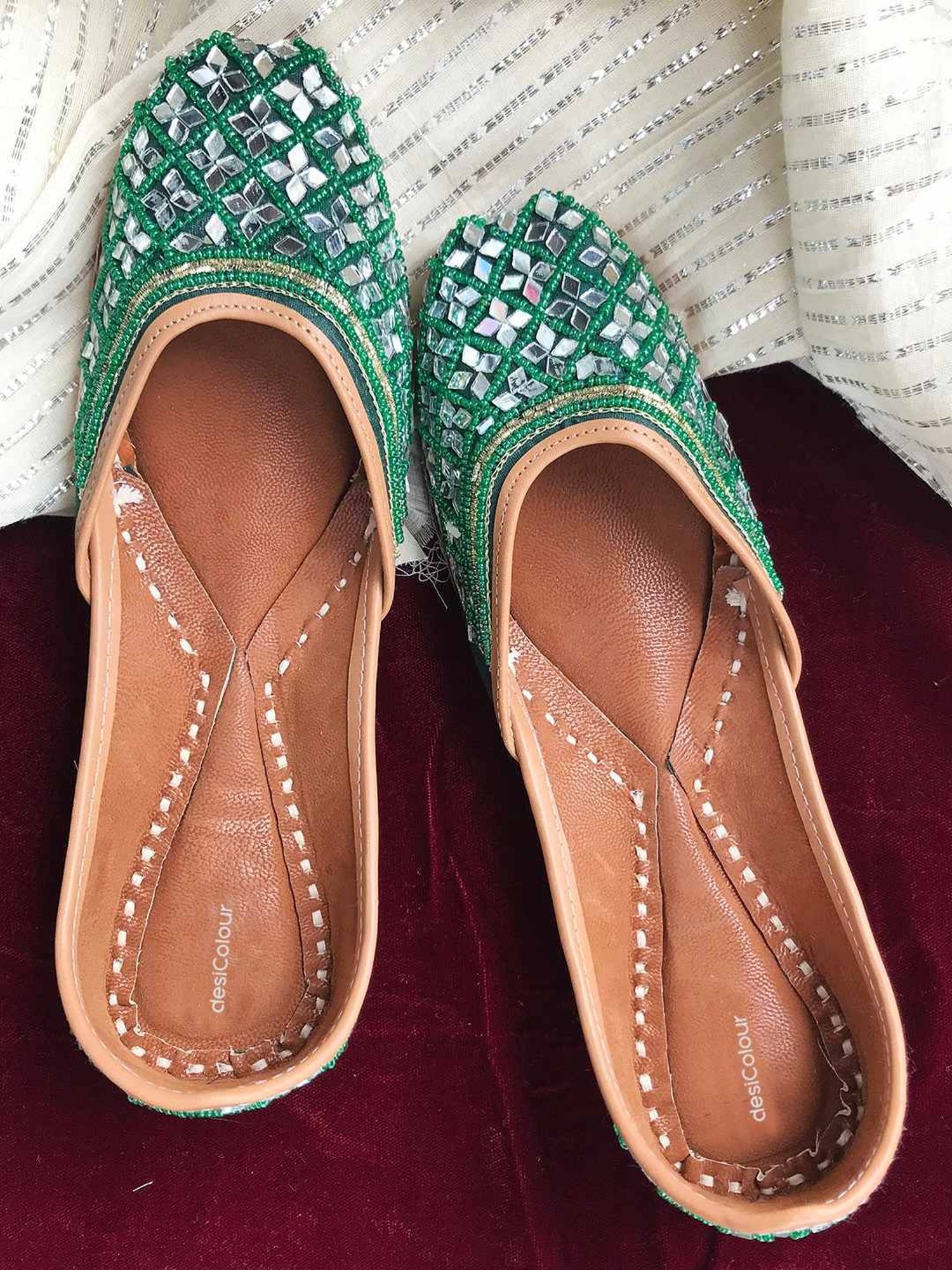 Desi Colour Women's Pine Green Ethnic Juttis