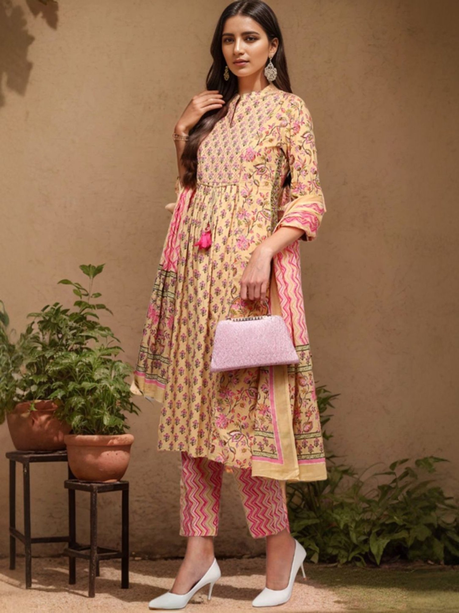 Vaamsi Cream Cotton Floral Print Kurta Pant Set With Dupatta