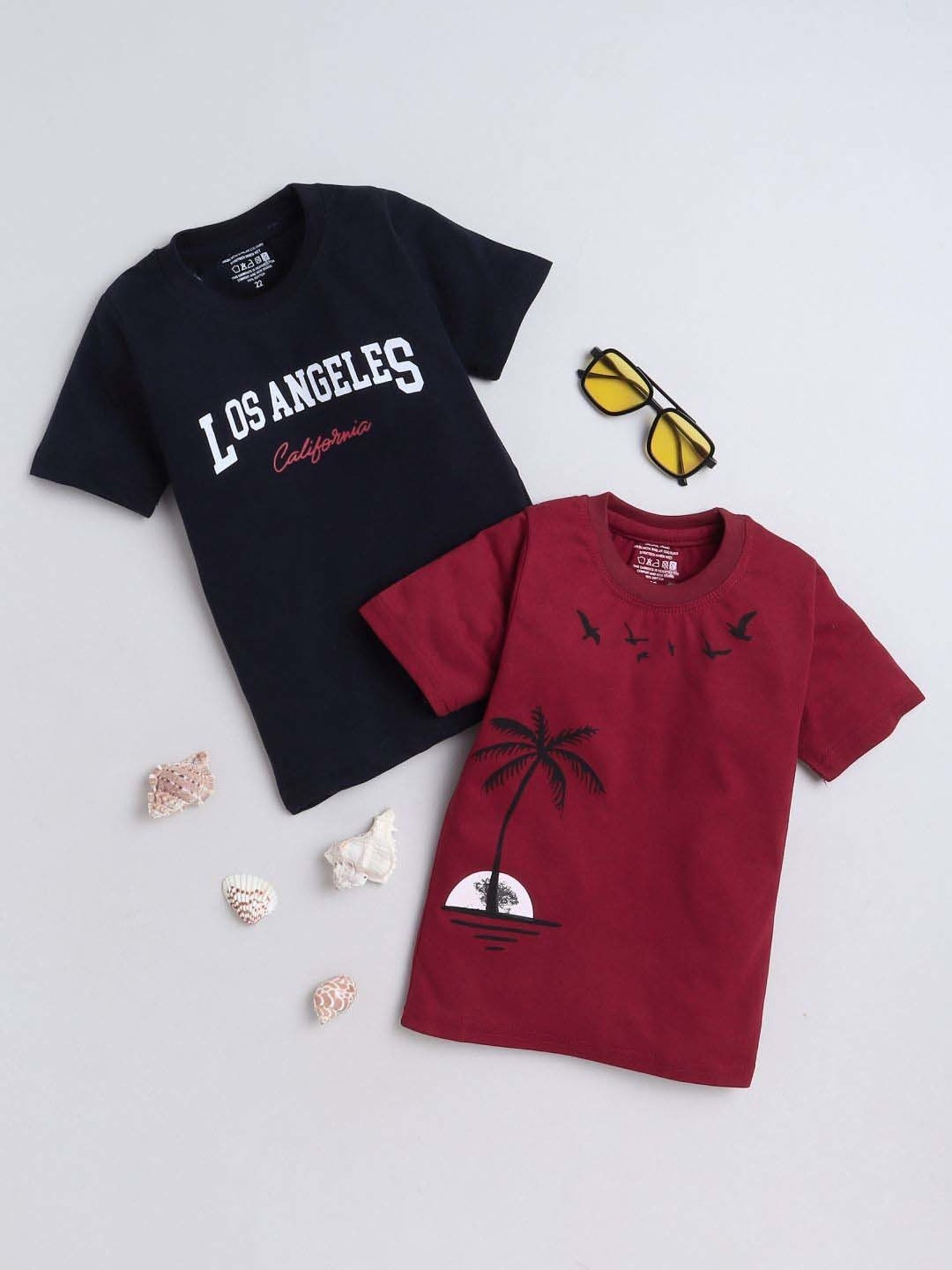 Fourfolds Unisex Maroon & Black Printed T-Shirt