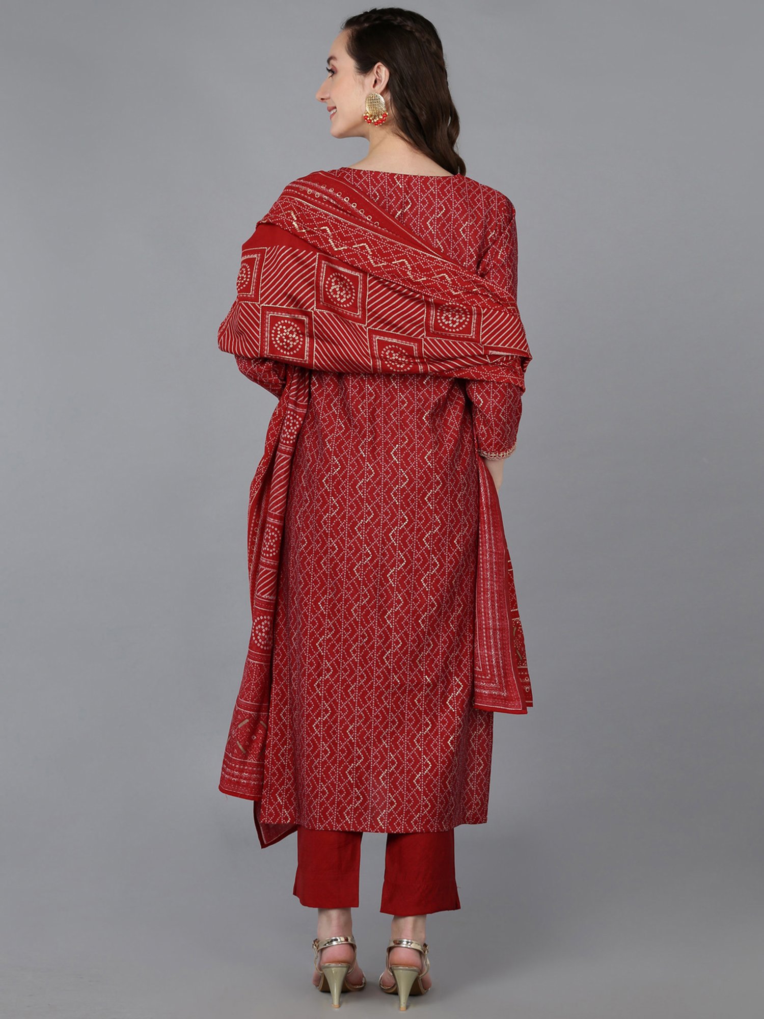 Vaamsi Red Embroidered Kurta Pant Set With Dupatta