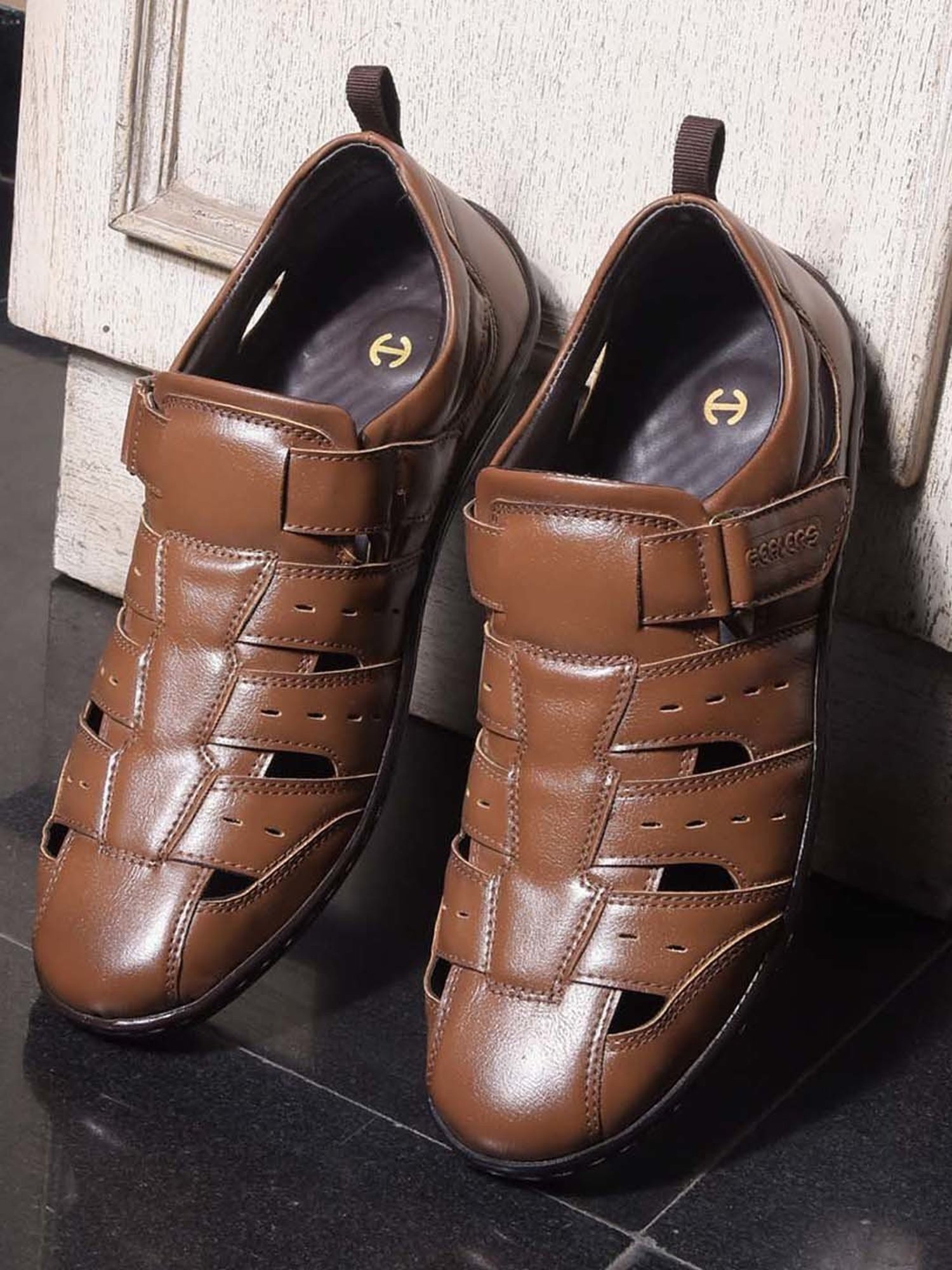 Healers by Liberty Men's Tan Fisherman Sandals