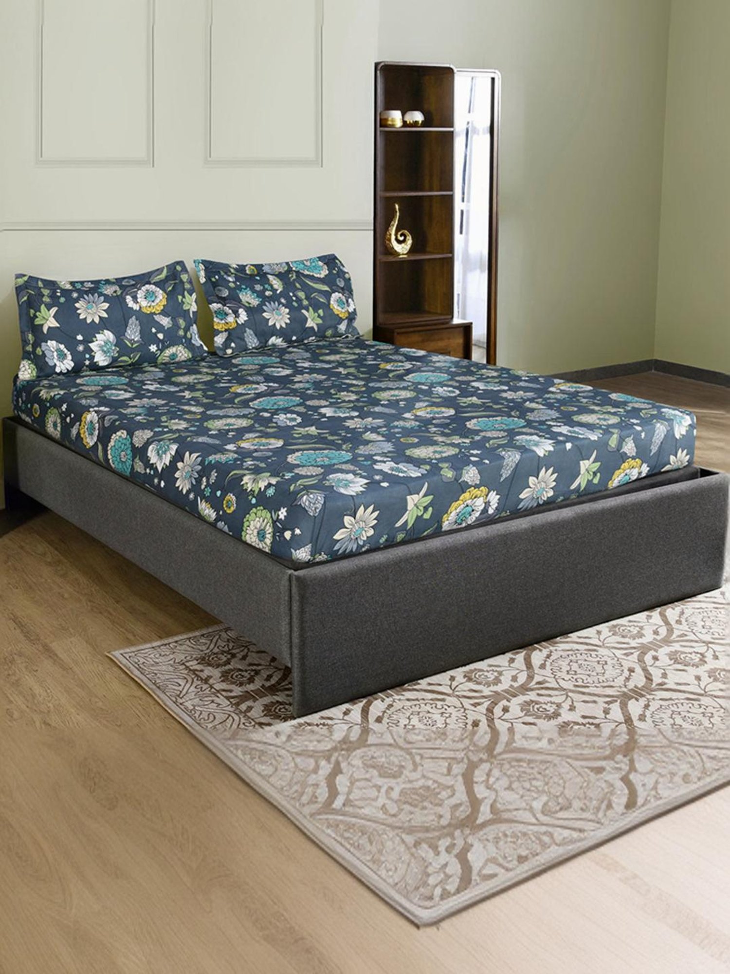 @Home Aurora Black 130 GSM Polyester Double Bedsheet with 2 Pillow Covers