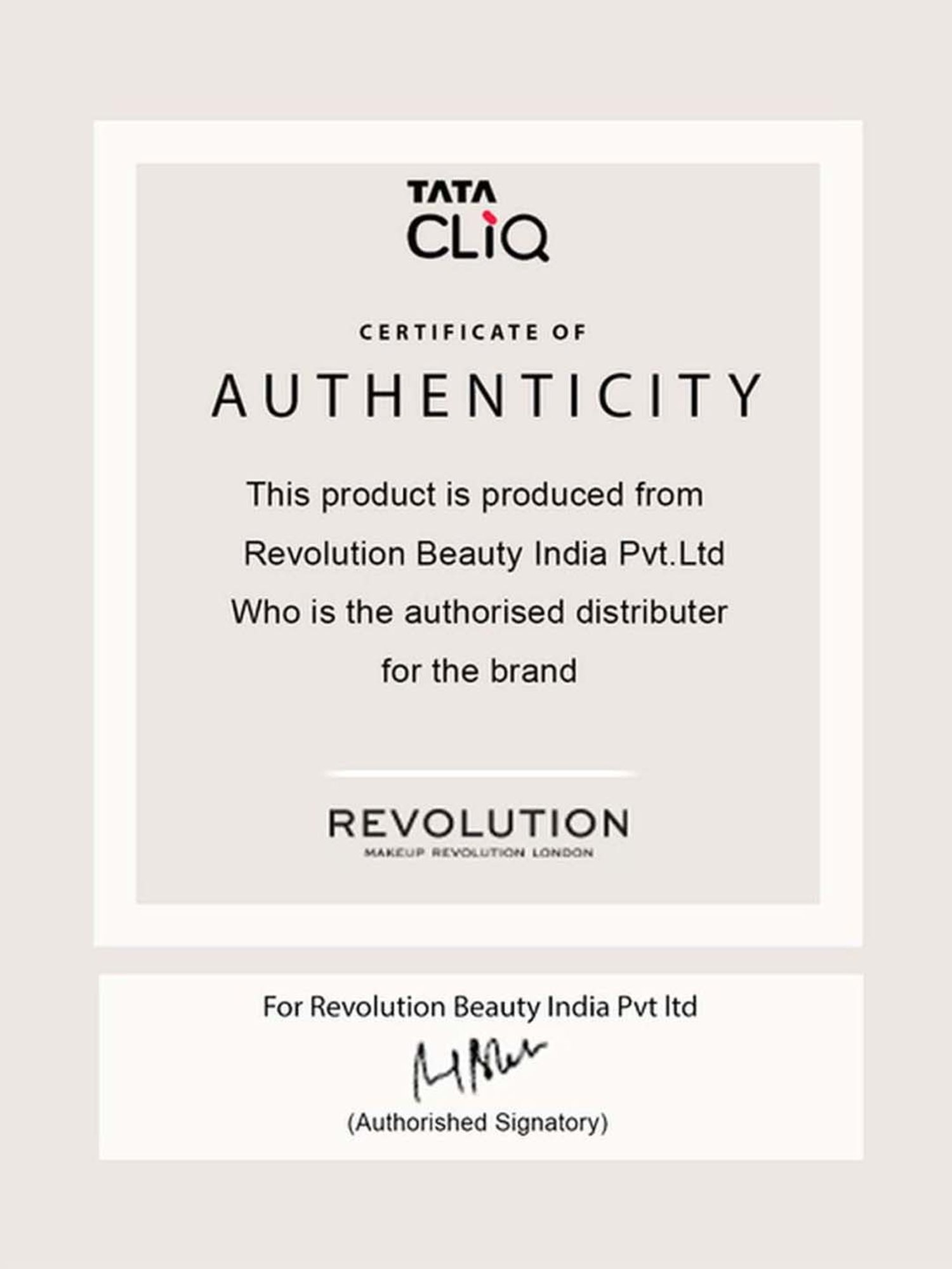 Makeup Revolution Illuminating Fixing Spray - 100 ml