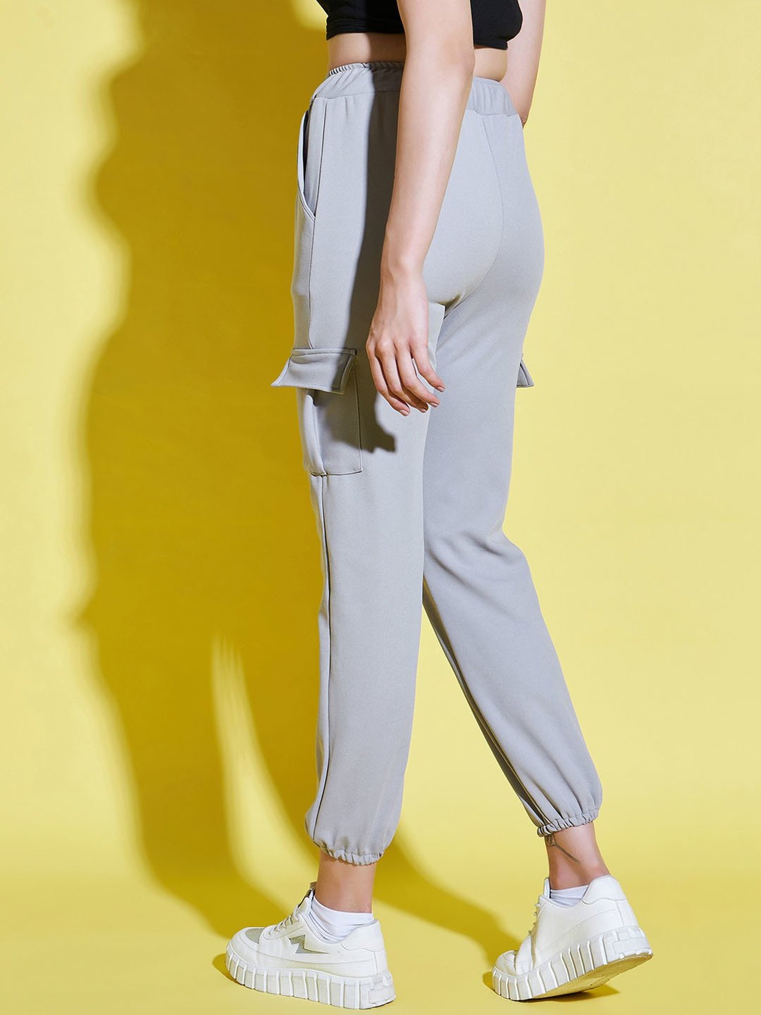 BUYNEWTREND Grey Relaxed Fit High Rise Joggers