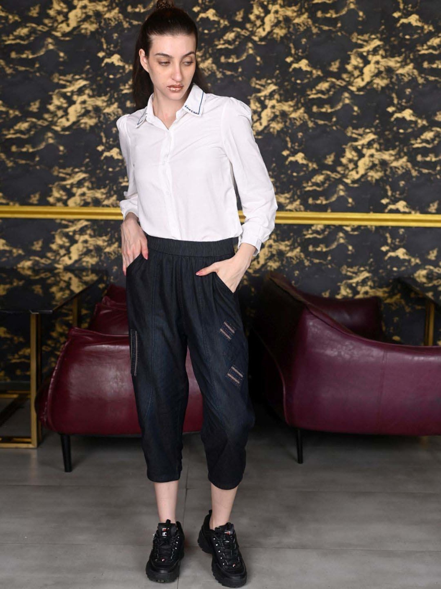 Odette Black Mid Rise Cropped Pants