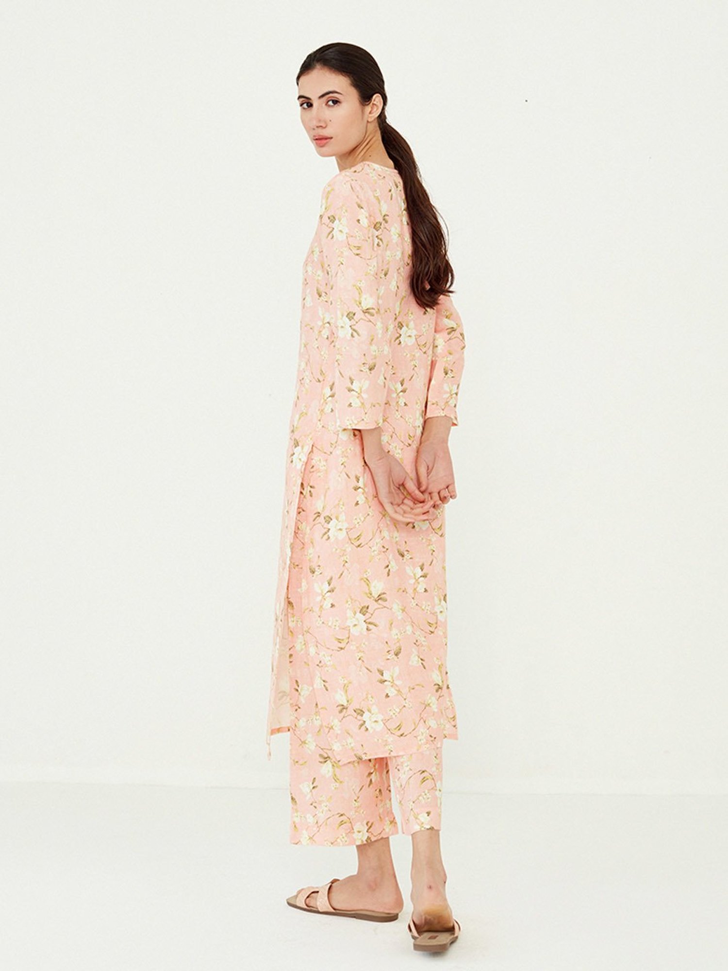ANCESTRY Peach Floral Print Straight Kurta