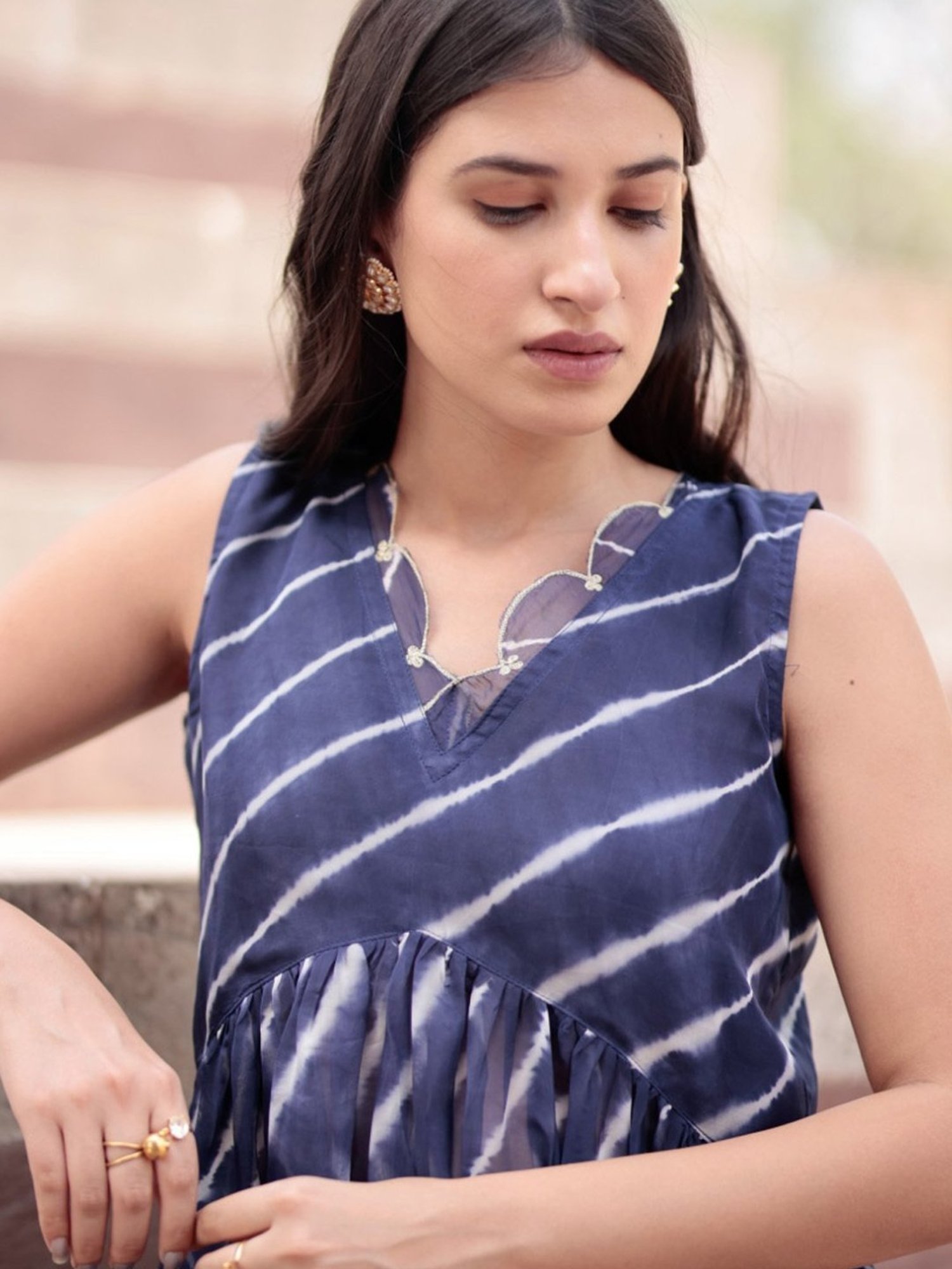 Asrumo Neela Lehariya Straight Set