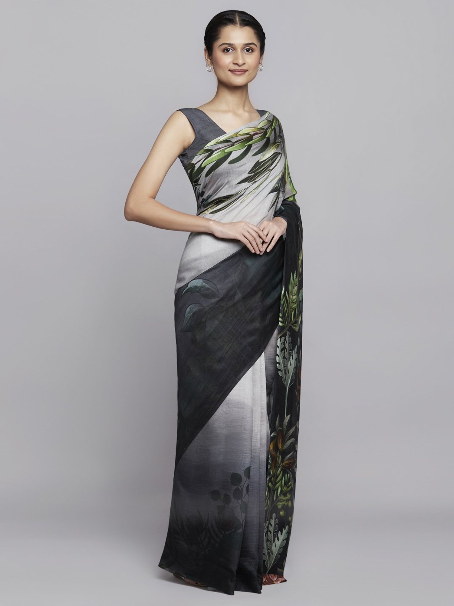 Navyasa by liva Grey & Green Printed Saree With Unstitched Blouse