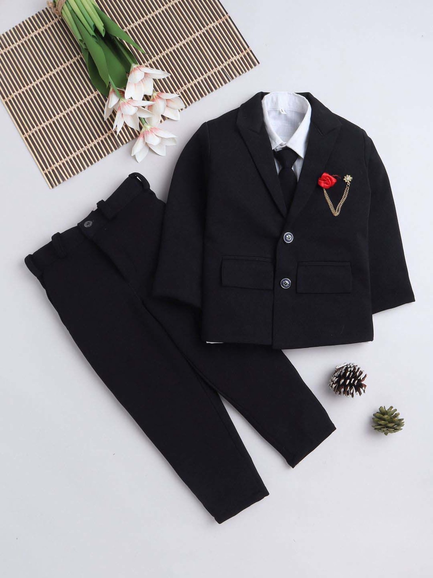Fourfolds Boys Black Solid Full Sleeves Clothing Set
