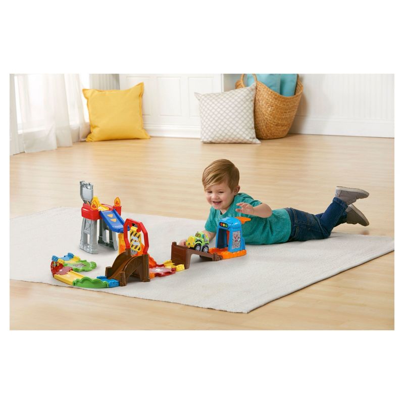 Ertl Thomas & Friends Wooden Railway Pirate Cove Discovery Set