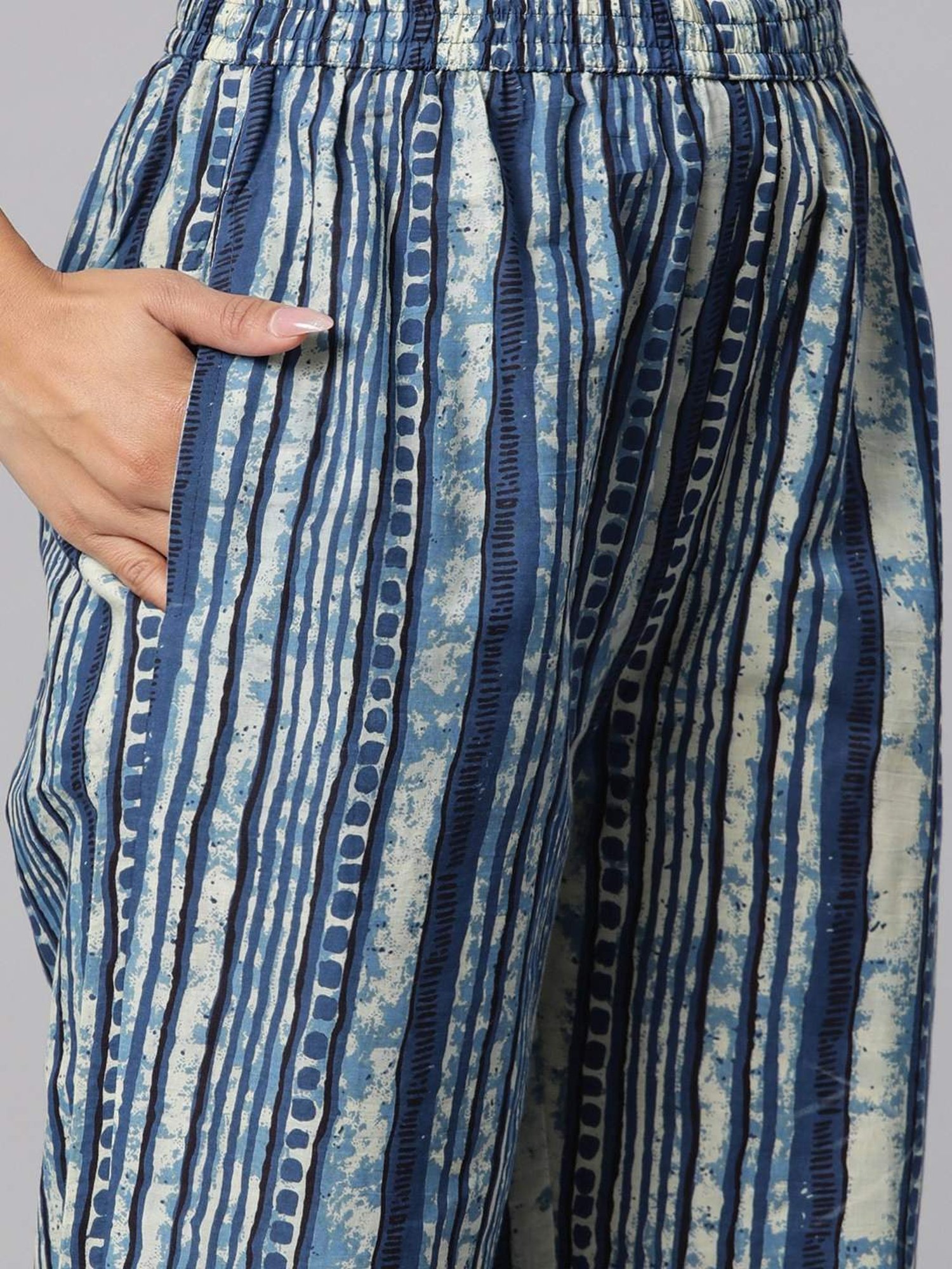 READIPRINT FASHIONS Blue Cotton Floral Print Kurta Salwaar Set With Dupatta