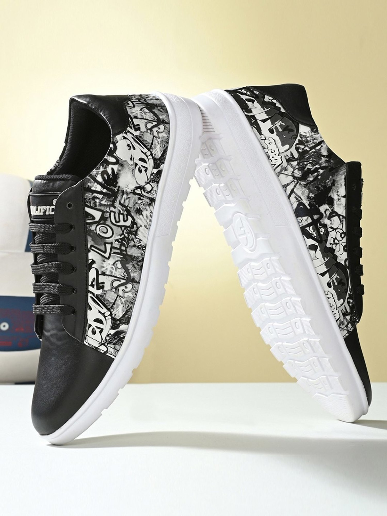 Prolific Men's Elite Black Casual Sneakers