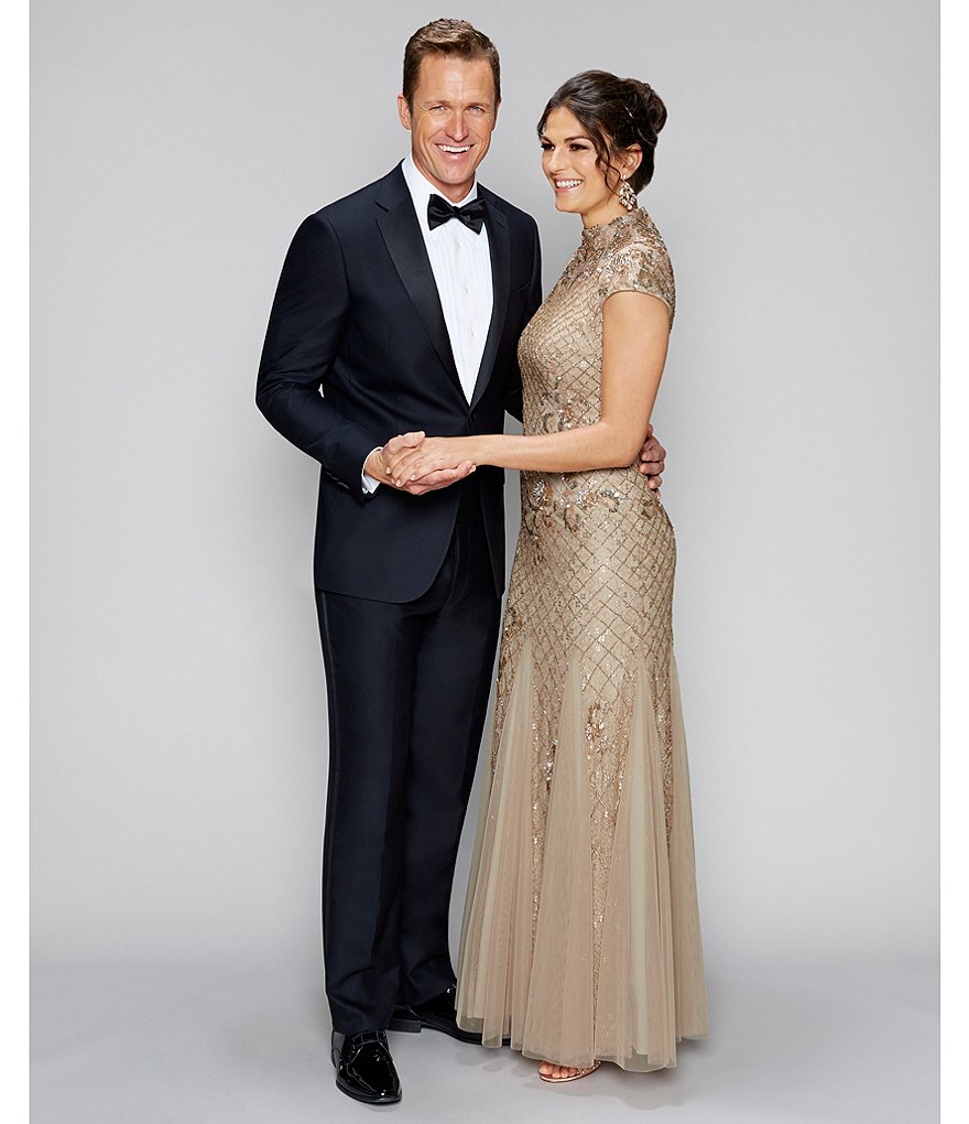 Gold Label Roundtree & Yorke Solid Non-Iron Fitted Point-Collar Dress Shirt with French Cuffs