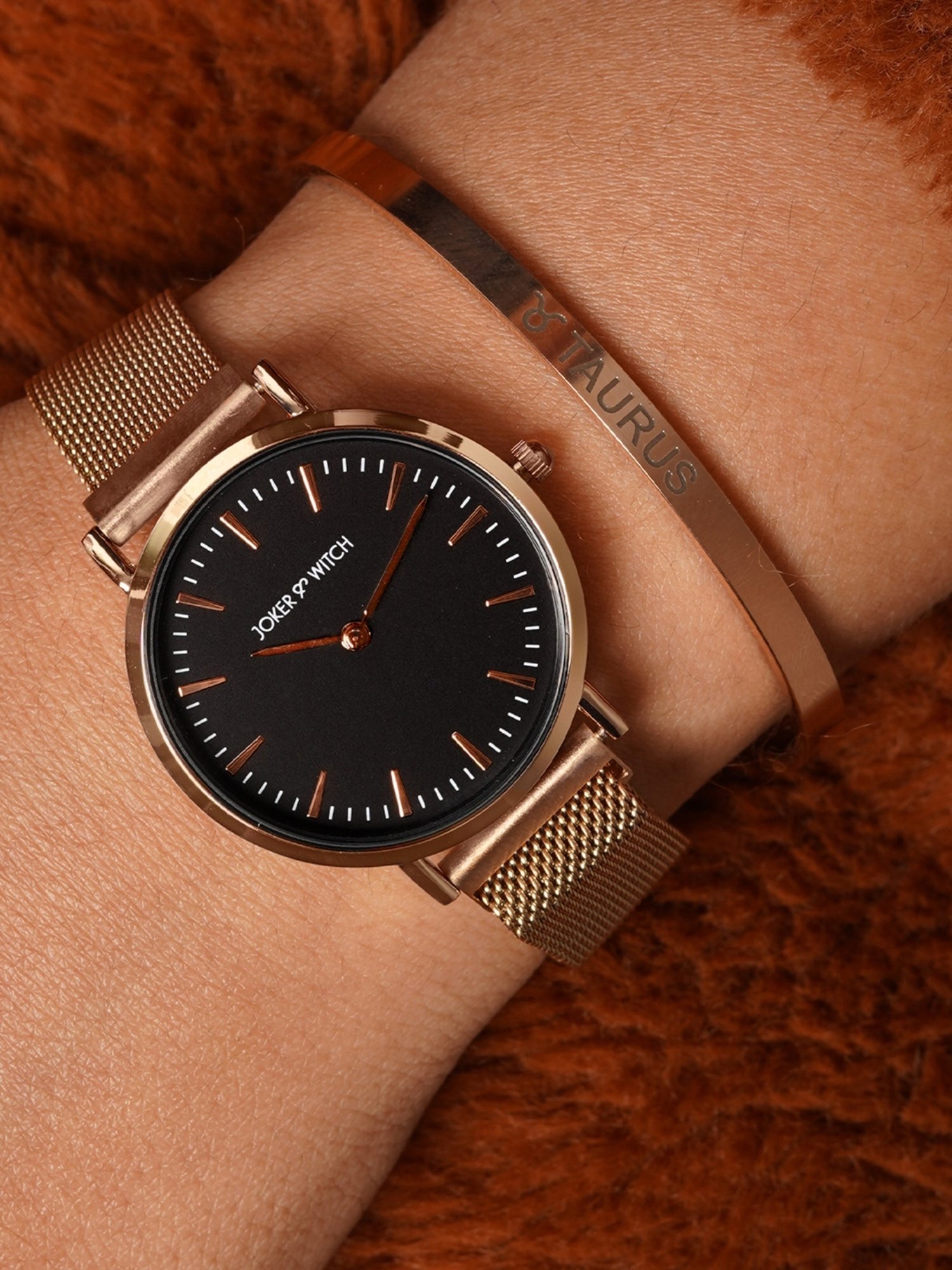 Joker & WItch JWBS319 Analog Watch for Women With Bracelet