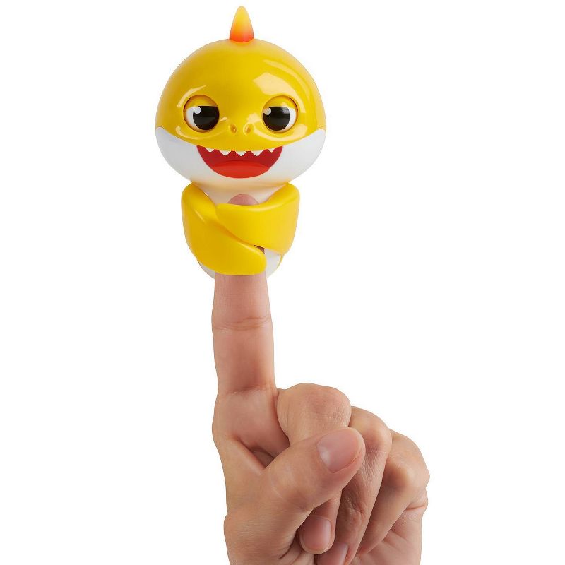 WowWee Baby Shark Fingerling