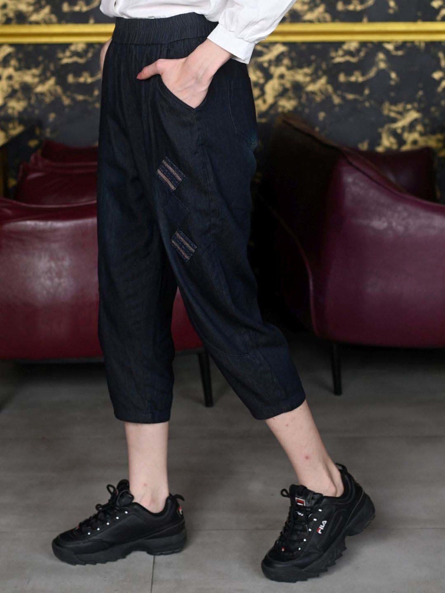 Odette Black Mid Rise Cropped Pants