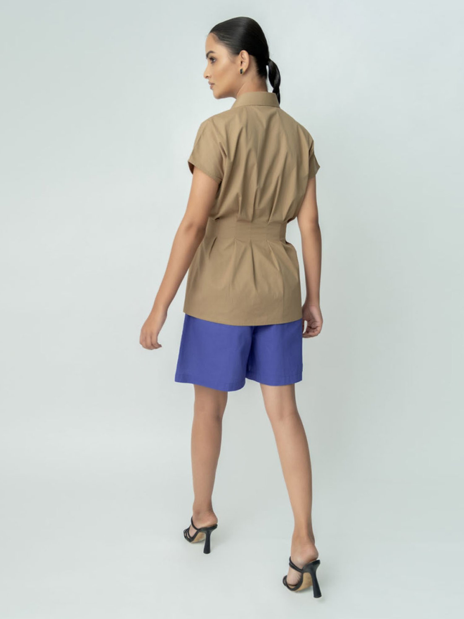 Qua Hourglass Zip-Up Shirt