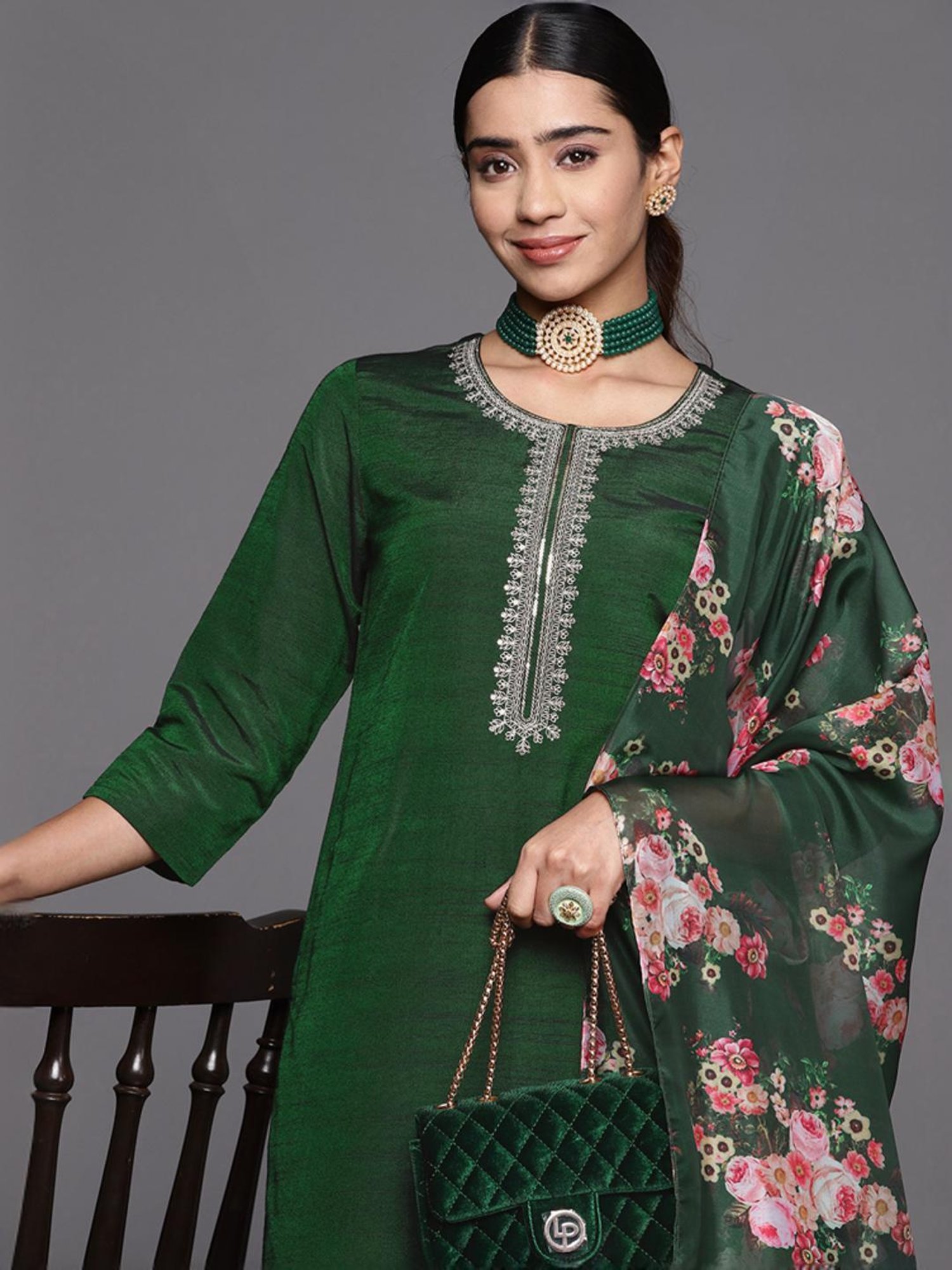 Varanga Green Embroidered Kurta Pant Set With Dupatta