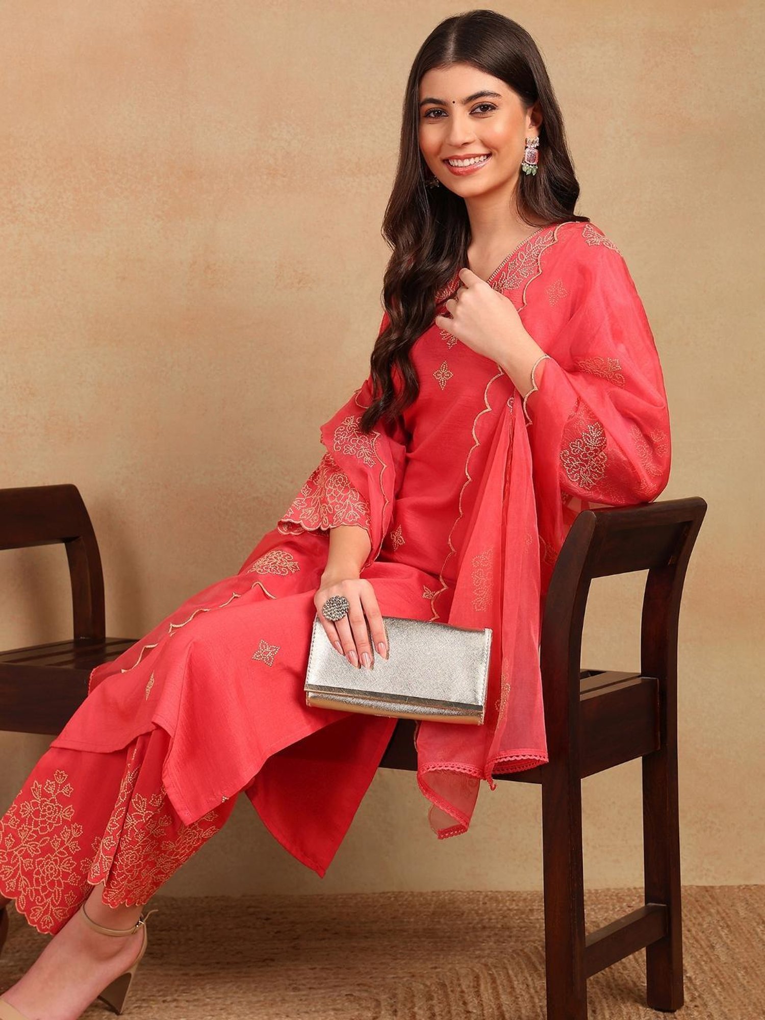 Vaamsi Pink Embroidered Kurta Pant Set With Dupatta