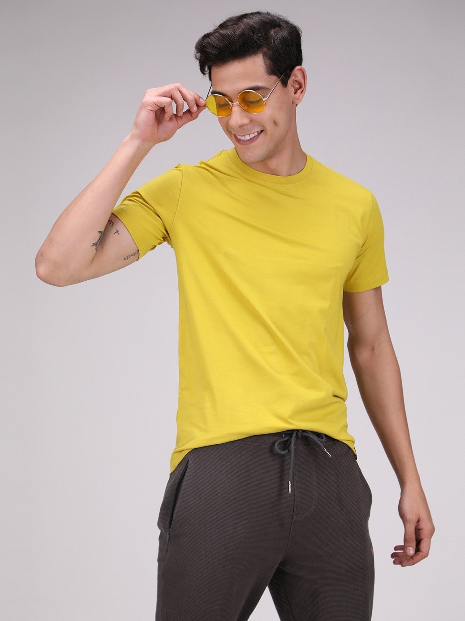 Sporto Mid Yellow Slim Fit T-Shirt