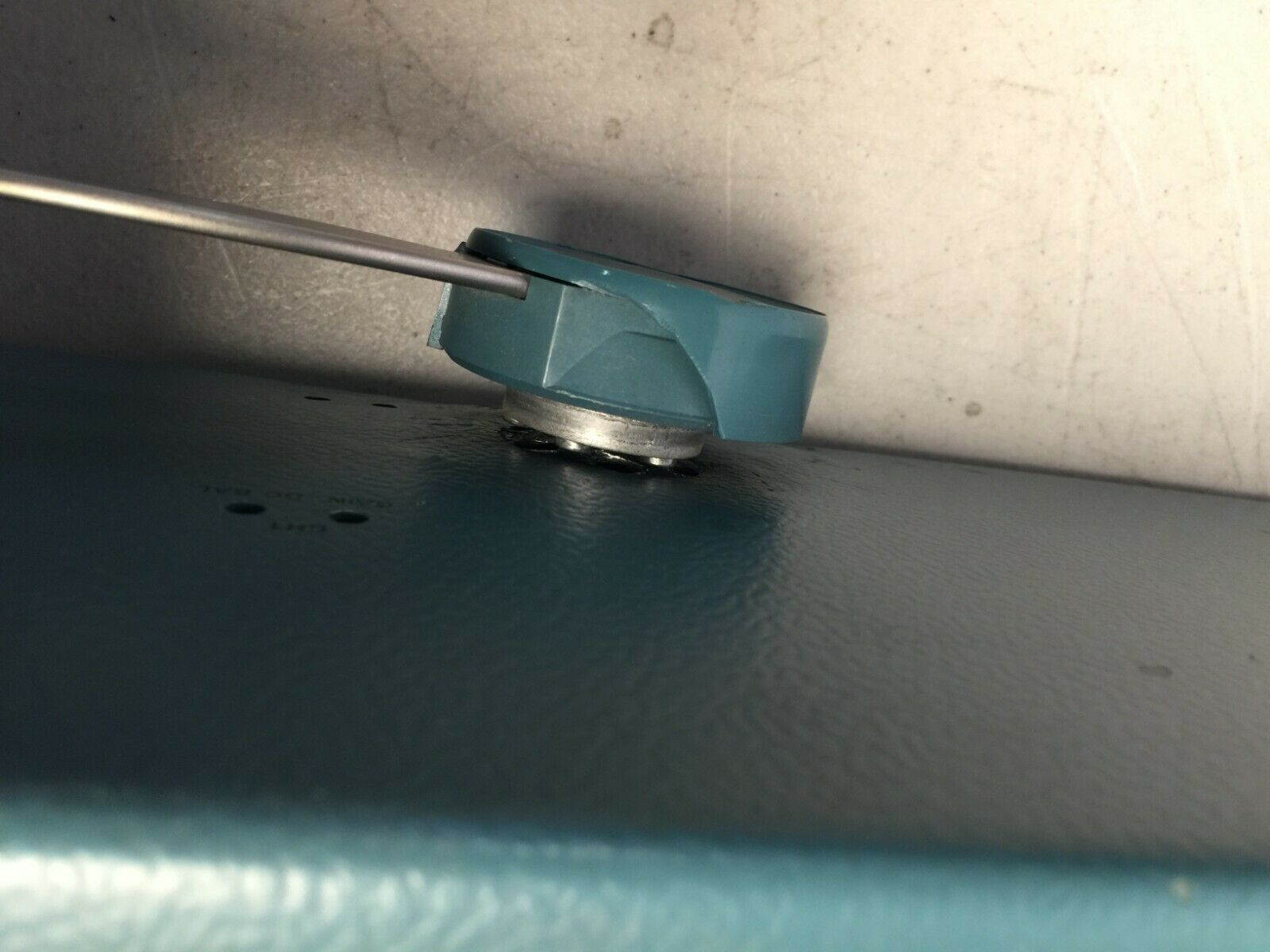 Tektronix 468 100 MHz Digital Storage Oscilloscope *Broken Handle*