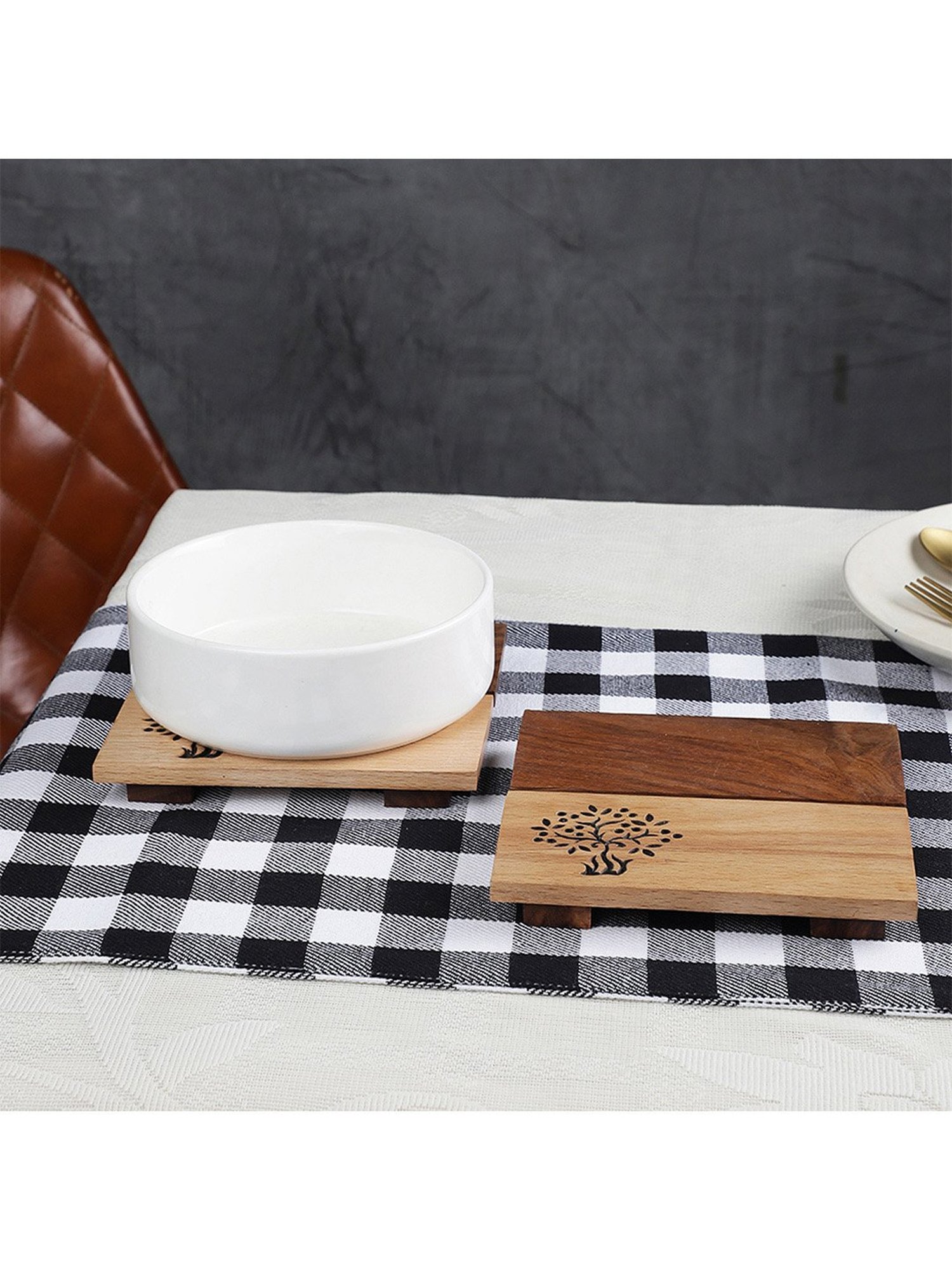 BERGHOFF Leo Pink Silicone Trivet - Set of 1