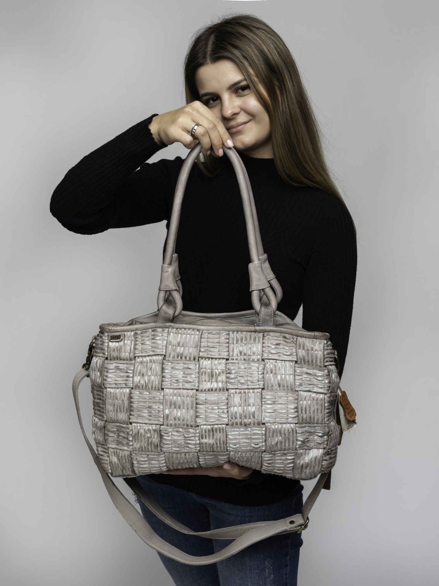 Art N Vintage Crown Gery Leather Textured Medium Shoulder Handbag