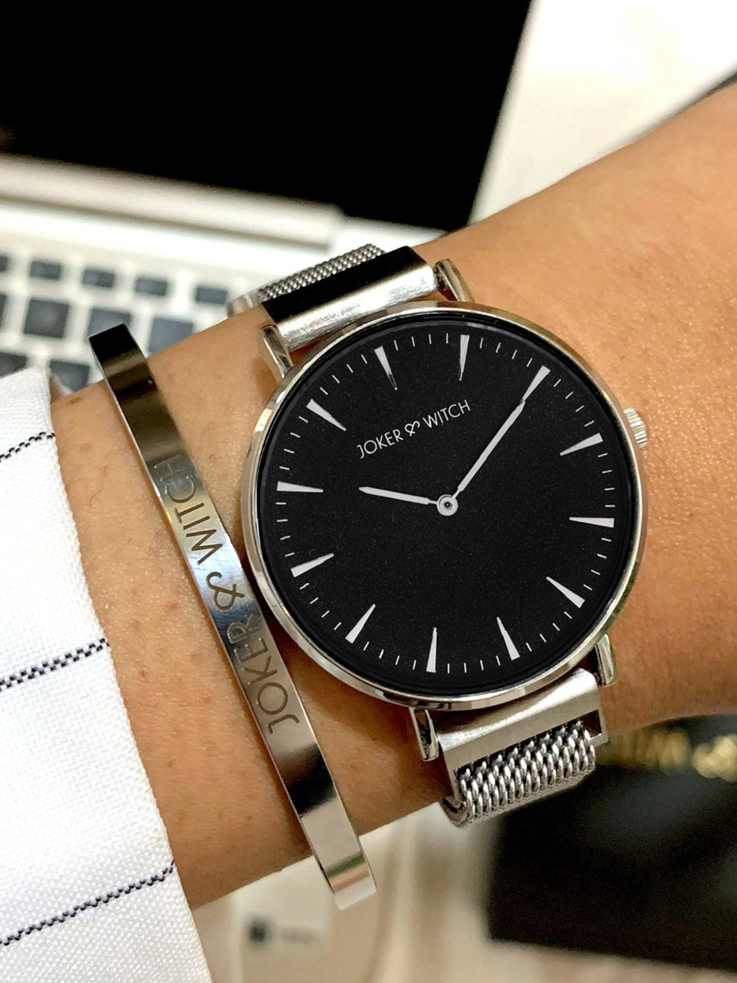 Joker & WItch JWBS238 Analog Watch with Bracelet Gift Set for Women