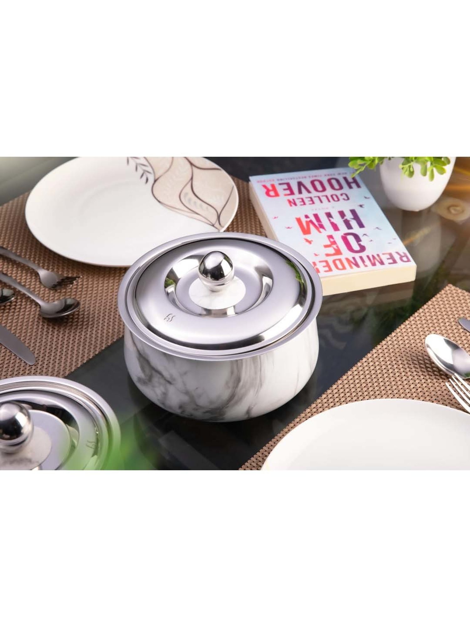 Nirlon Gas Compatible Aluminium Casserole with Bakelite Handle - 2.6 L