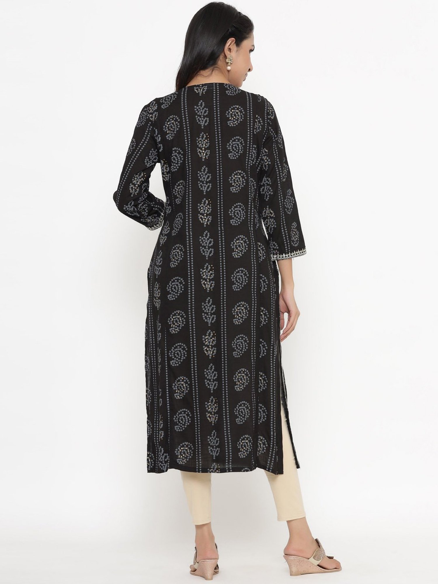 Kipek Black Embroidered Straight Kurta