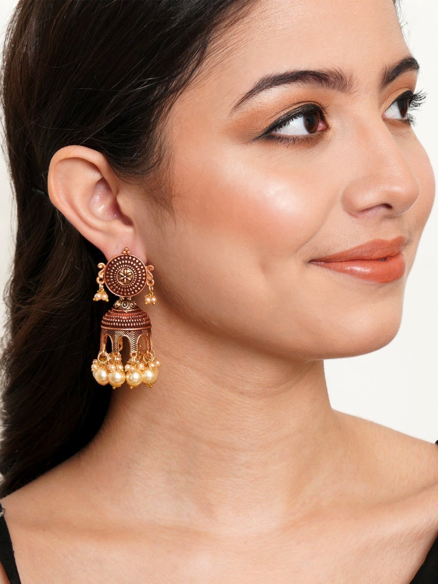 Karatcart Antique Gold-Plated Maroon Tomb Style with Golden Pearl Jhumki Earrings for Women