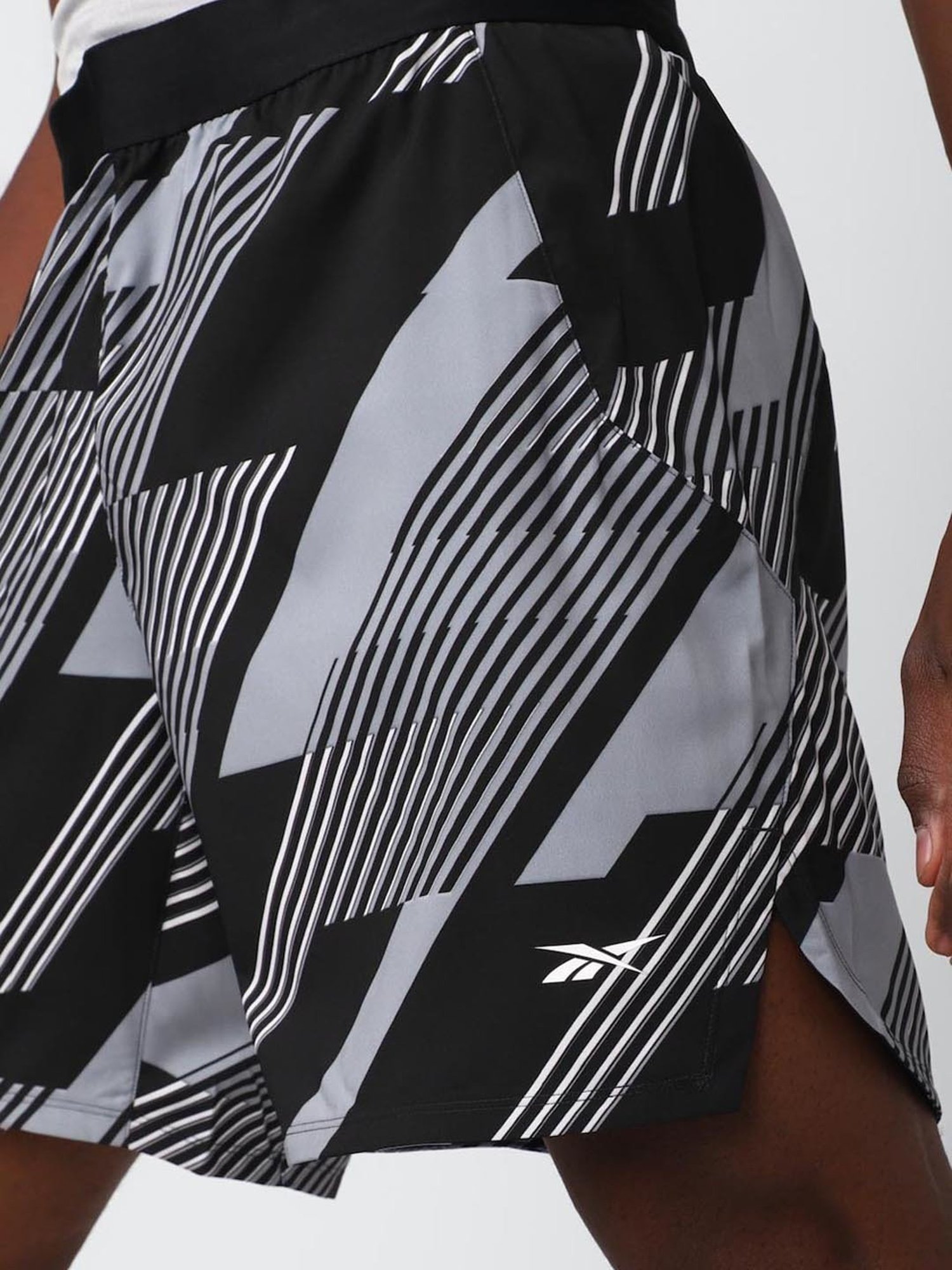 Reebok Black Regular Fit Printed Sports Shorts