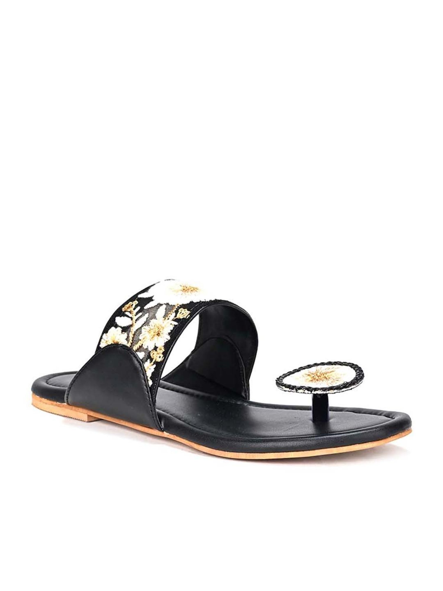 Scentra Women's Black Toe Ring Sandals