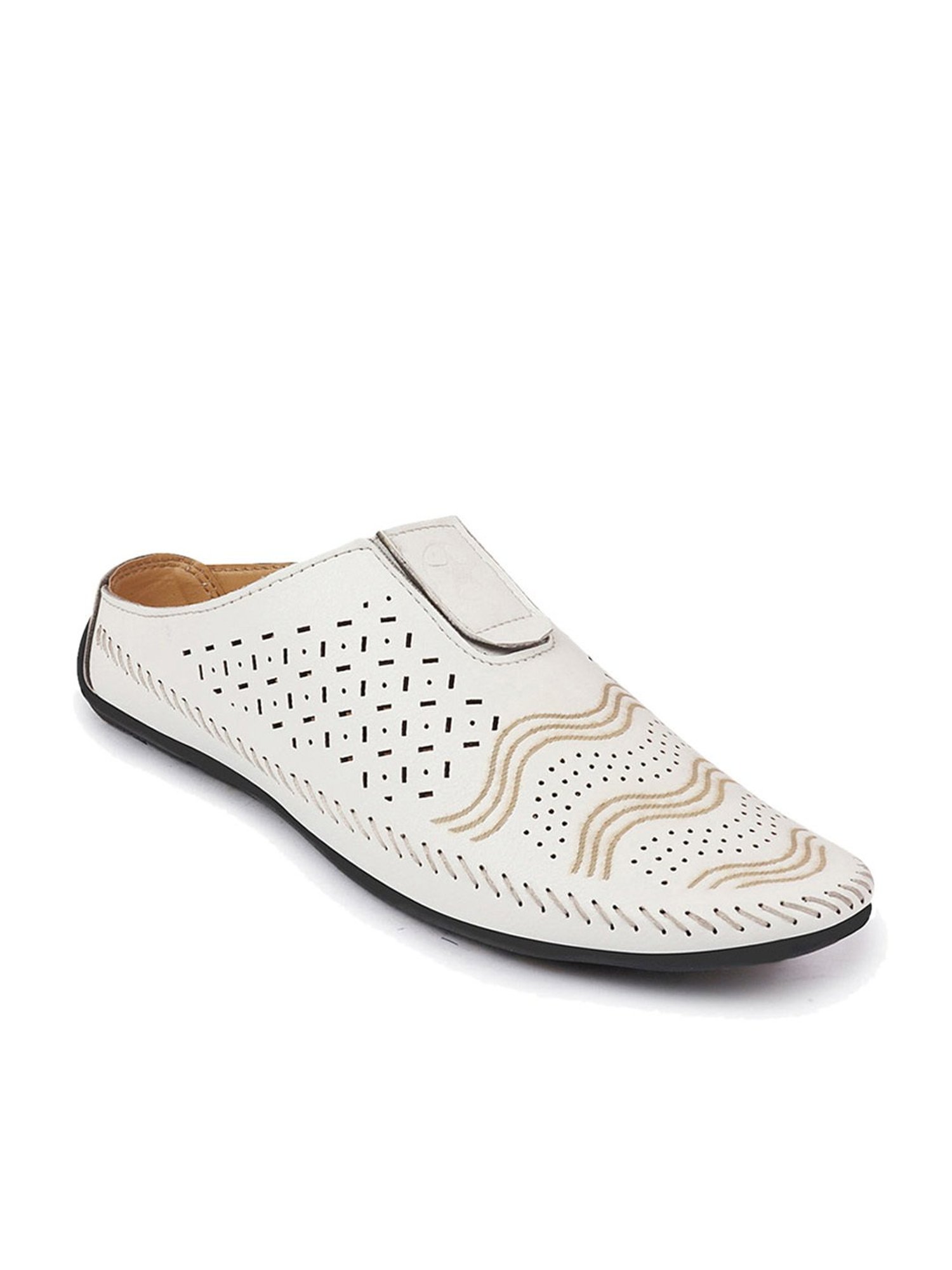 Walkway Men's Black Ethnic Juttis