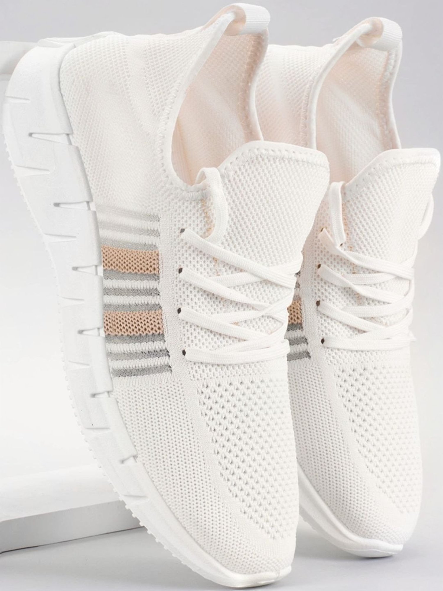 Rapid Box Men's Off White Running Shoes