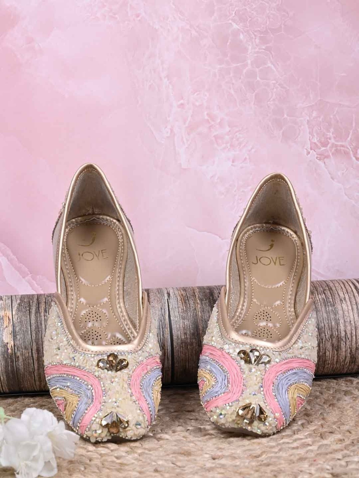 Jove Women's Golden Ethnic Juttis