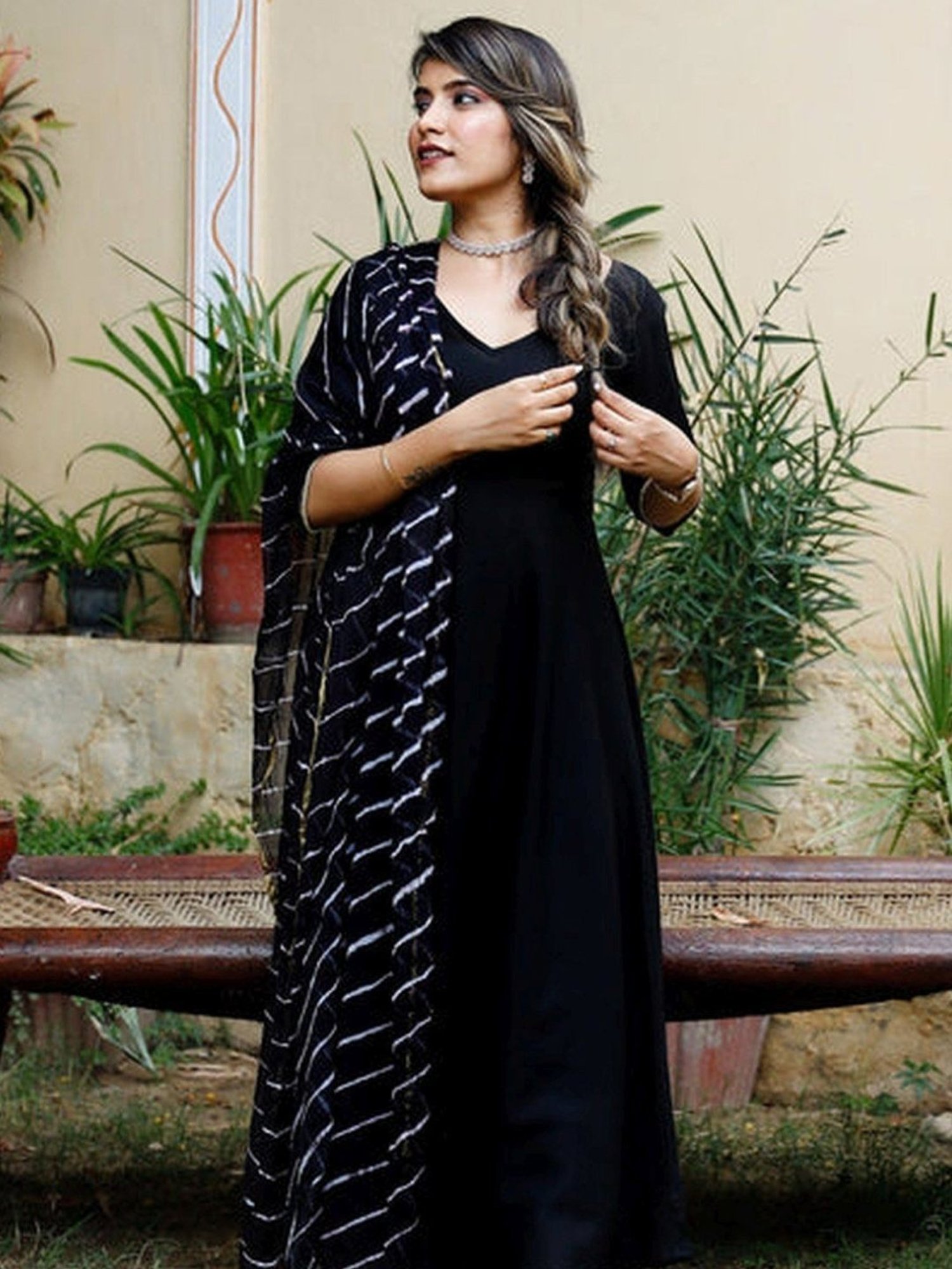 Thread and Button Black Gorgeous Night Kurta with Pant and Dupatta