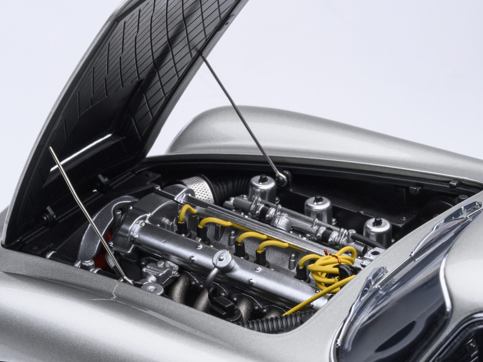 Aston Martin V12 Vantage RHD (Right Hand Drive) Scorpus Red with Black Top and Carbon Hood 1/18 Model Car by Top Speed