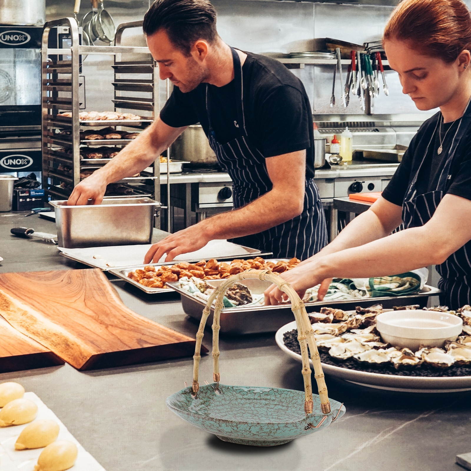 1Pc Decorative Fruit Basket Dried Fruit Container Dessert Basket Handheld Cake Tray for Home Kitchen Party