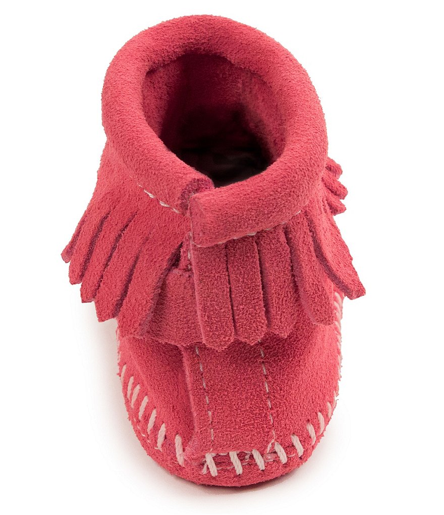 Minnetonka Kids' Back Flap Bootie Crib Shoe (Infant)