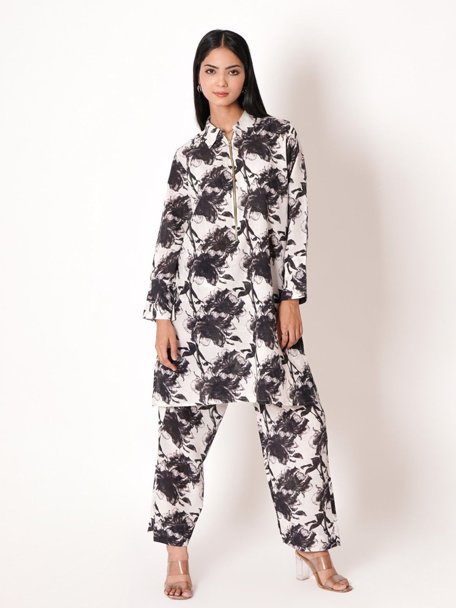 Kameez by Pooja Black & White Voil Slub Floral Print Co-ord Set (Set of 2)