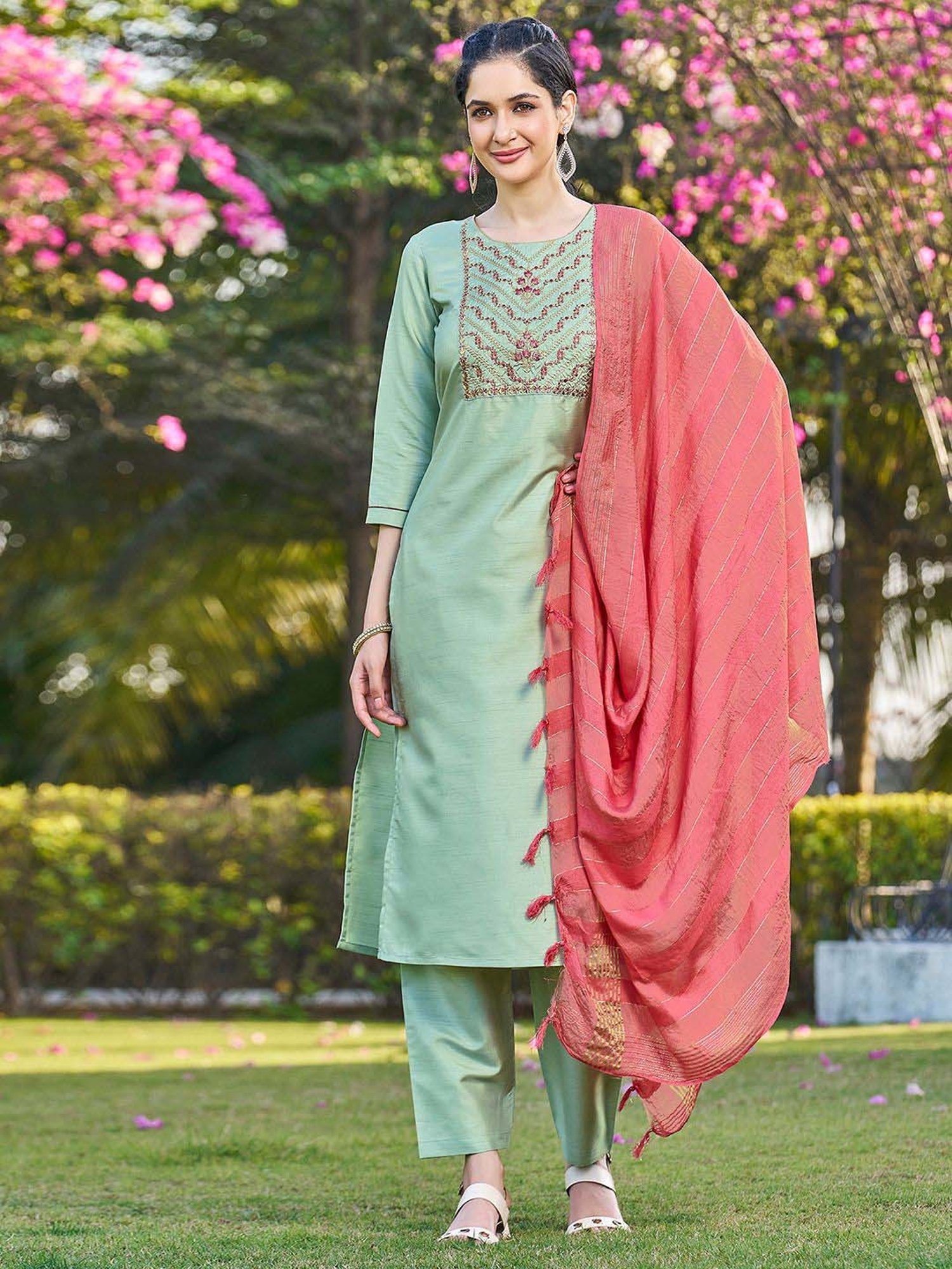 Skylee Green Embroidered Kurta Pant Set With Dupatta