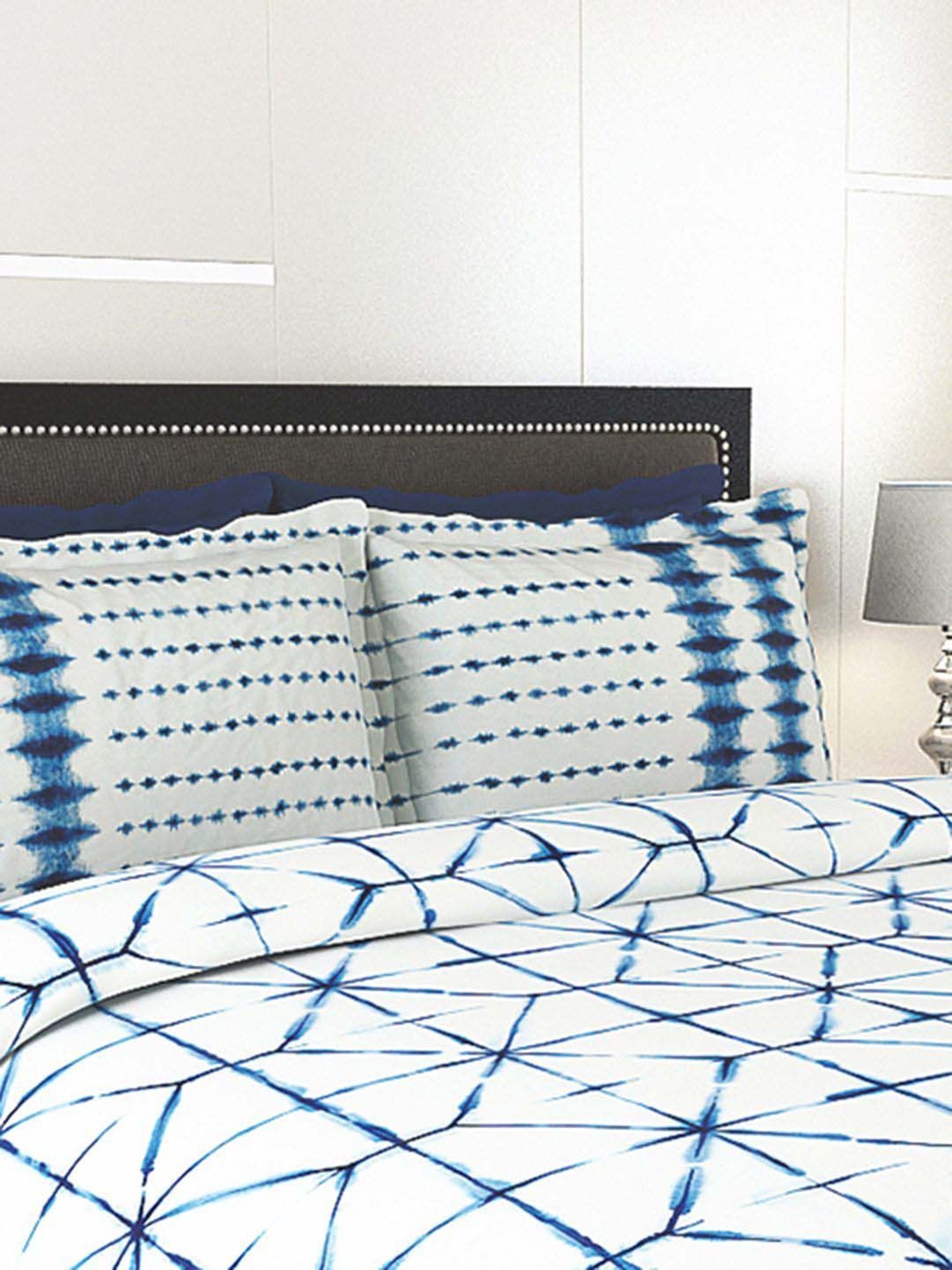 GM Abtsract Blue Cotton 210 TC 150 GSM Reversible Double Bed Comforter