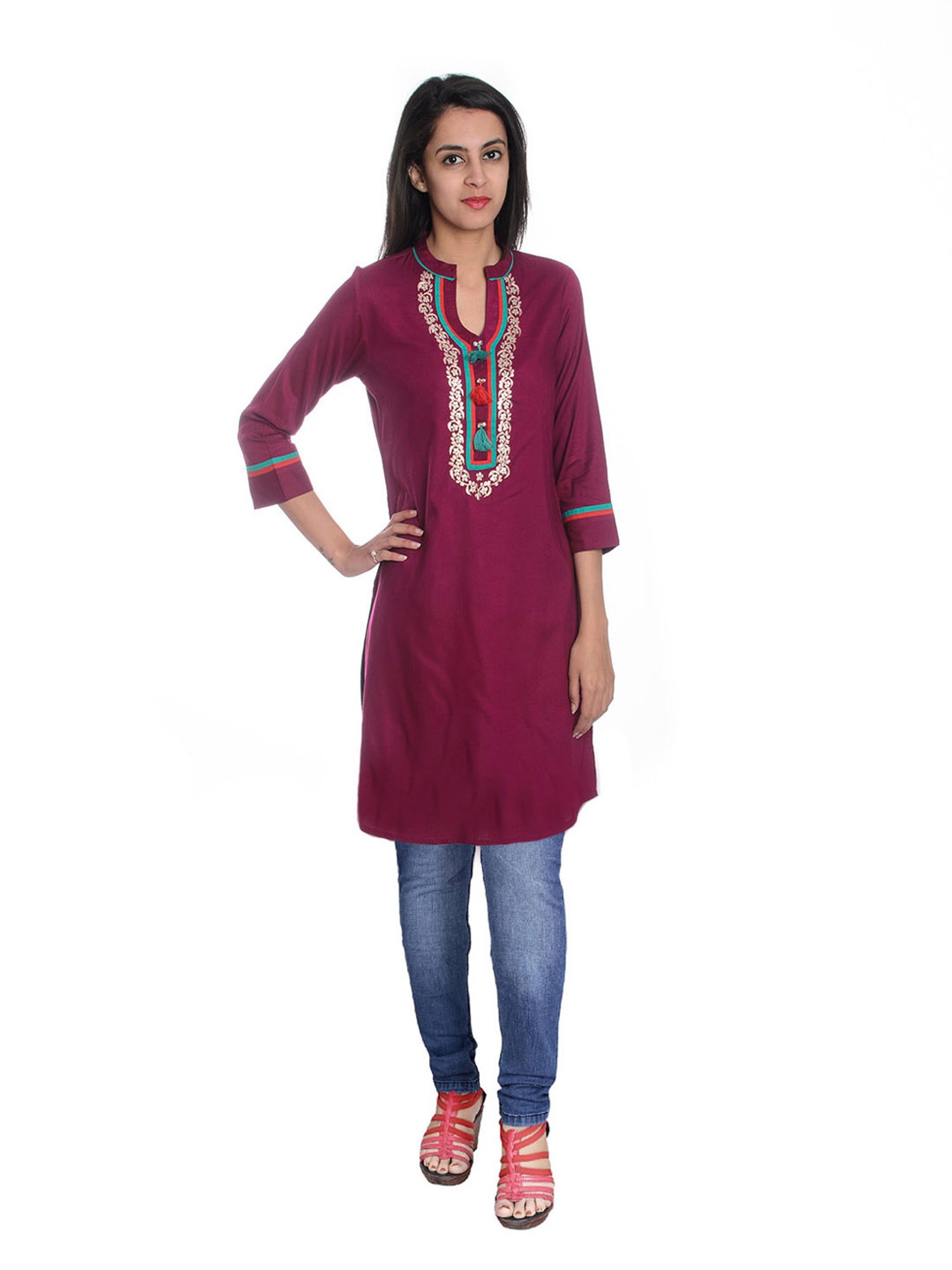 Geroo Jaipur Maroon Yoke Design Straight Rayon Kurti