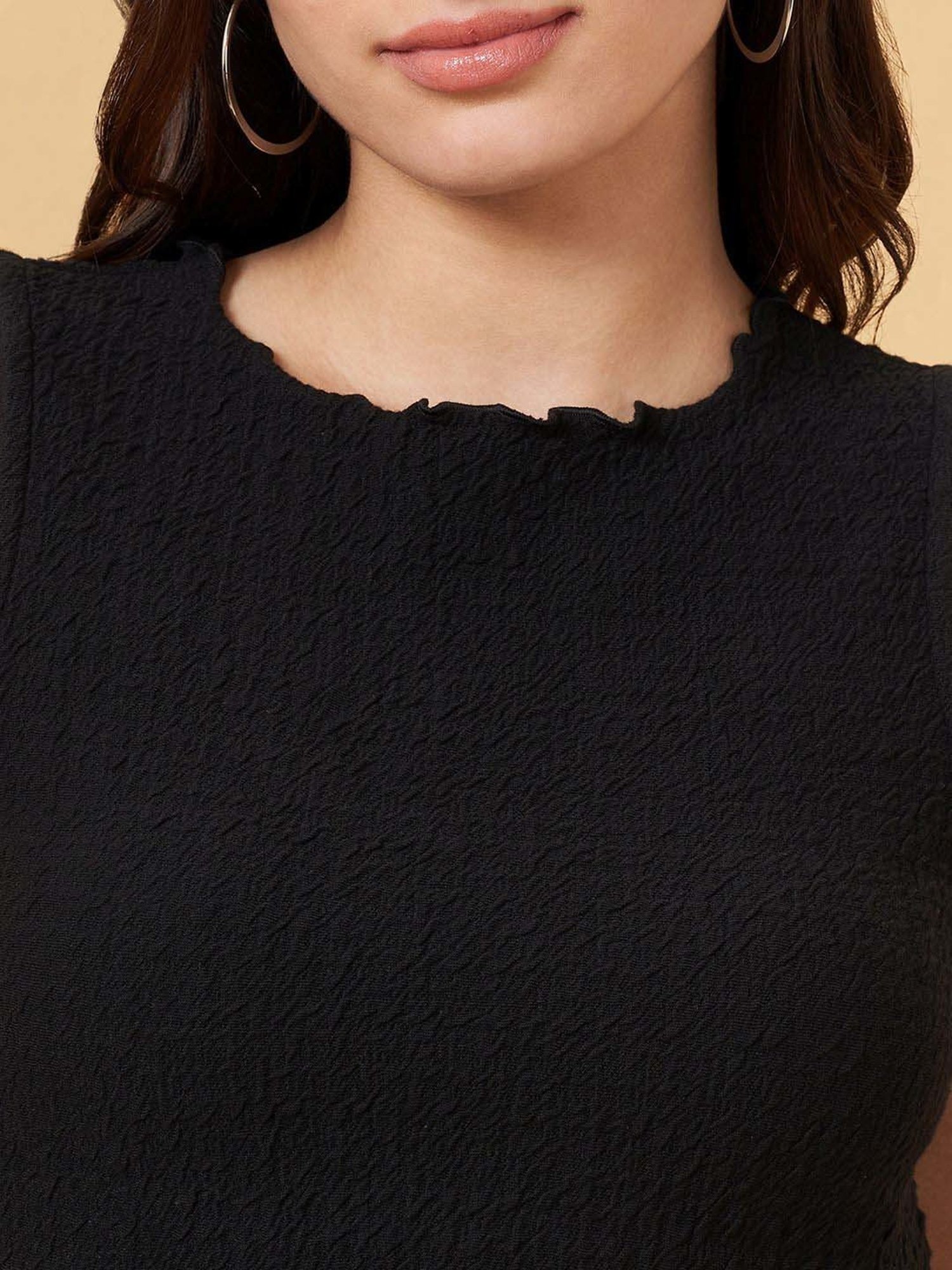 People by Pantaloons Jet Black Cotton Self Pattern T-Shirt