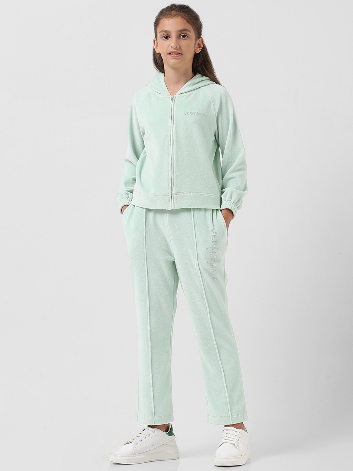 VERO MODA GIRL Green Solid Full Sleeves Sweatshirt